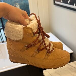 SOREL wedges size 9